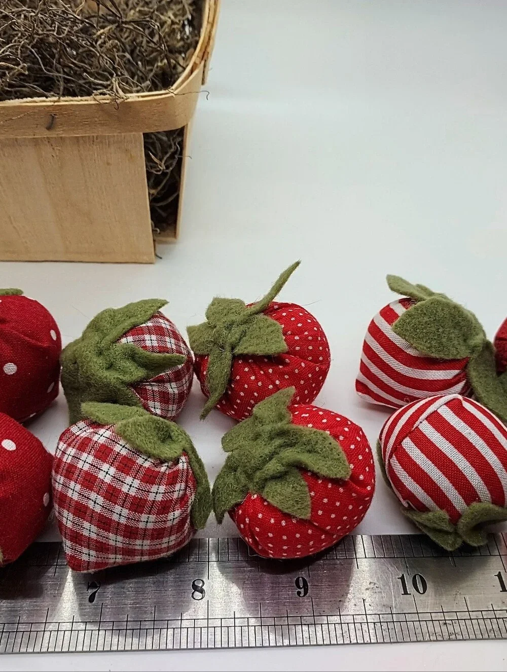Handmade Fabric Strawberries (16) Vintage Basket, Spanish Moss
